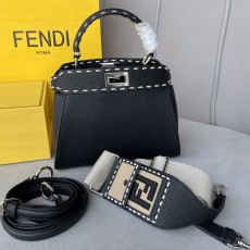 펜디 FENDI  아이코닉 피카부 토트백