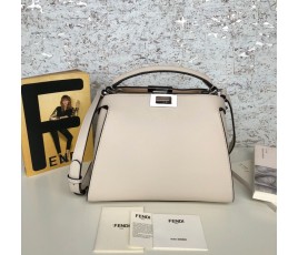 펜디 FENDI 피카부 에센셜 핸드백